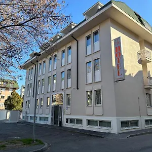 Hotel Kristall, Corsico
