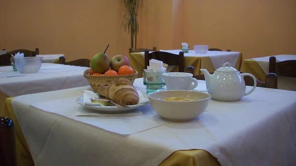 ***  Hotel Naviglio Grande Corsico Italia
